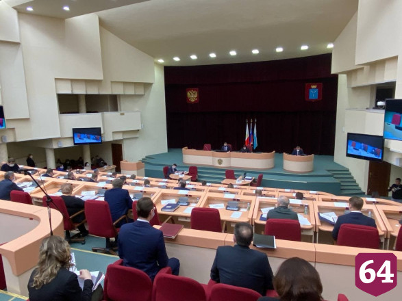 Депутата возмутило отсутствие чиновников на заседании думы Саратова 