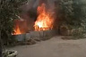 В Заводском районе рядом с жилым домом горят сараи