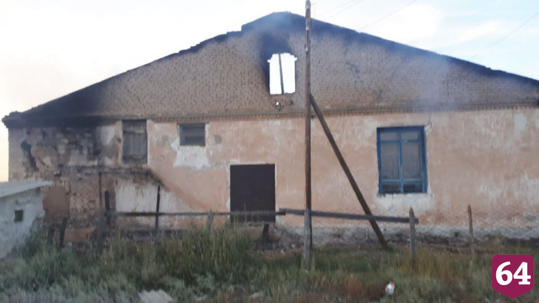 Саратовские пожарные тушили Дом культуры