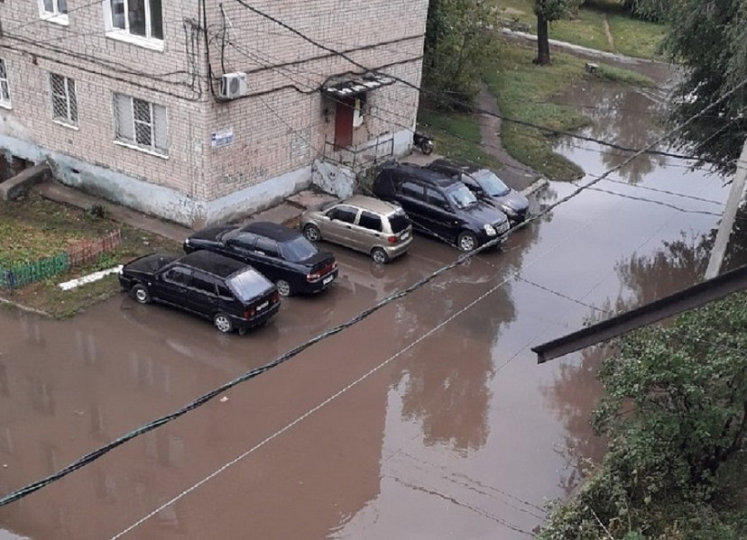 Жители Вокзальной задумались о смене автомобилей на лодки