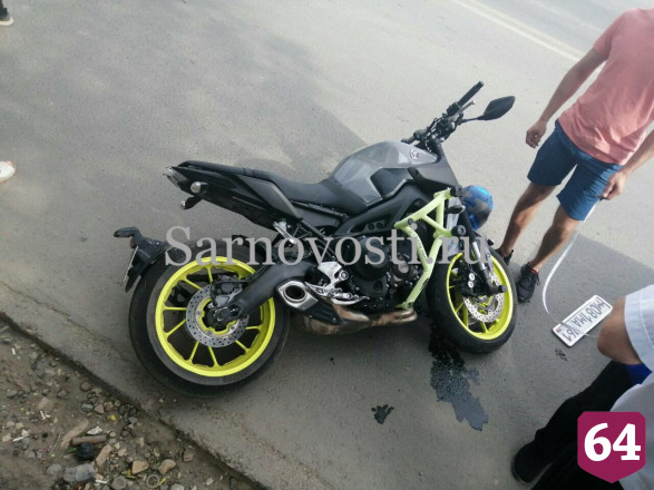 В Саратове байкер разбил голову в ДТП с иномаркой