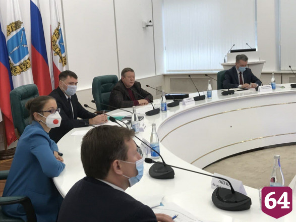 Саратовским школам выделят деньги на уборку снега
