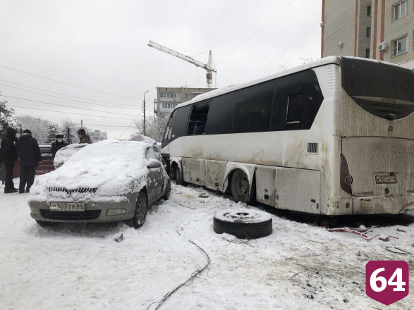 В Саратове после серии ДТП опасаются выходить на детскую площадку