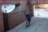 Нападение на женщину в Энгельсе ради цепочки попало на камеры