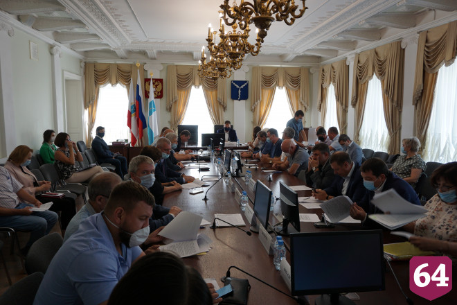 Саратовцы задолжали коммунальщикам 3 млрд рублей
