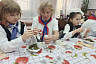Саратовские пенсионеры со школьниками собрали душистый чай на фронт  