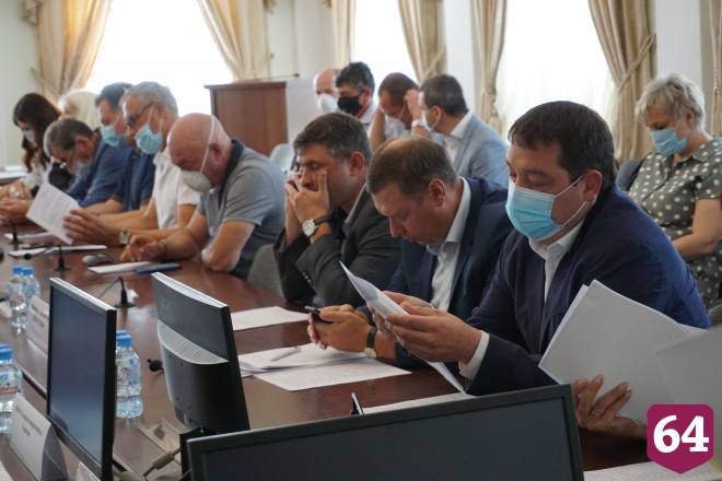 Саратовцы задолжали коммунальщикам 3 млрд рублей