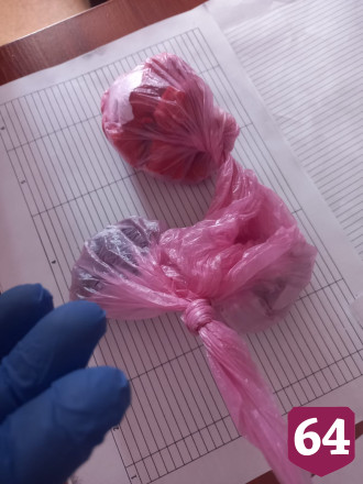 В квартире саратовца нашли килограмм марихуаны и гашиша