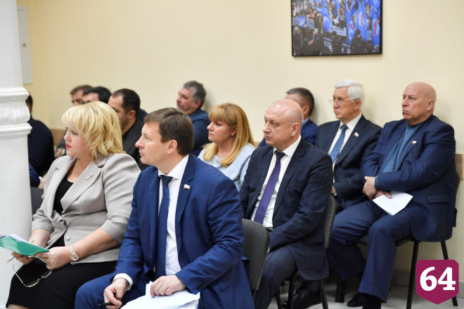 Губернатор обсудил с депутатами доходы и расходы саратовского бюджета