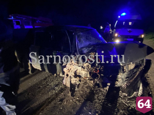 В Саратове водитель «БМВ» с пассажиром сбежали с места ДТП