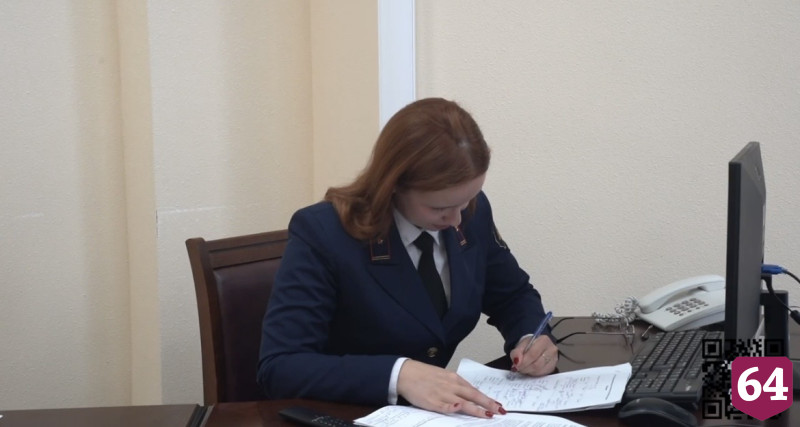  В Саратове популярному рэперу не смягчили приговор за парник с коноплей