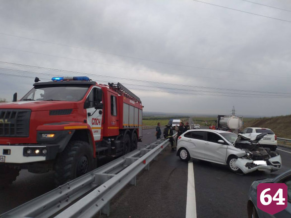 Женщина с детьми пострадали в ДТП на окраине Саратова