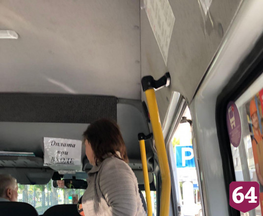 Жители Саратова ездят в общественном транспорте без масок