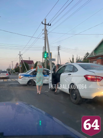 Под Саратовом произошла массовая авария с полицейской машиной