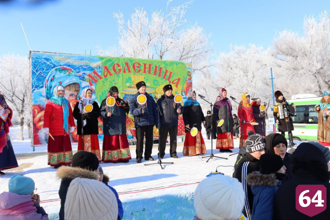 В Саратовской области на Масленицу жарили шашлыки и варили кашу в казане