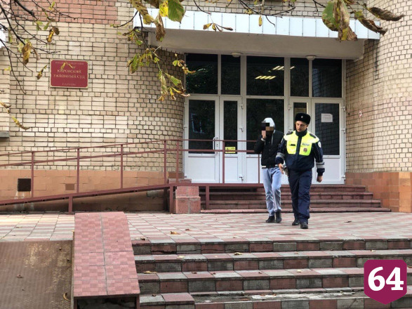 В Саратове любитель тонировки второй раз попал под арест