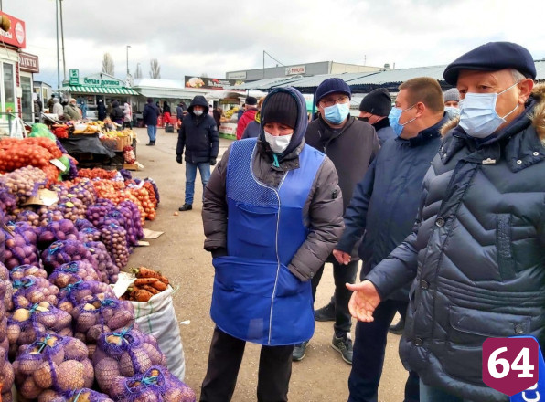 Губернатор рекомендовал вернуть ярмарку на Театральной площади