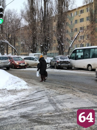 В Саратове произошло массовое ДТП с маршруткой