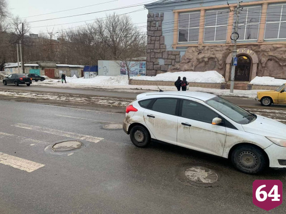 В Саратове иномарка сбила 15-летнюю школьницу