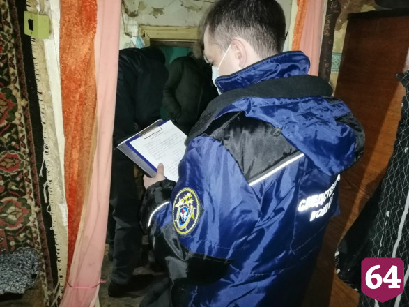 В квартире нашли мертвеца с перерезанной шеей
