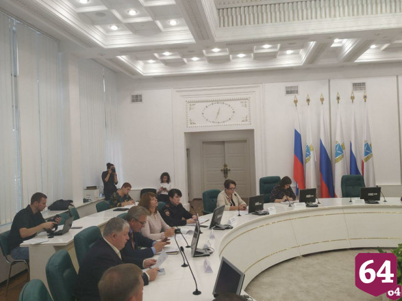 Саратовским переписчикам выдадут бахилы и свисток  
