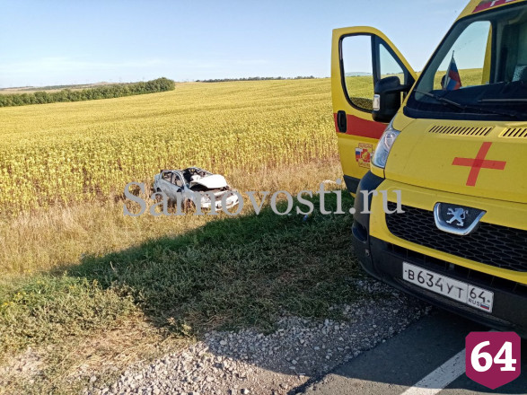 Под Саратовом водитель уходил от ДТП и разбился в кювете