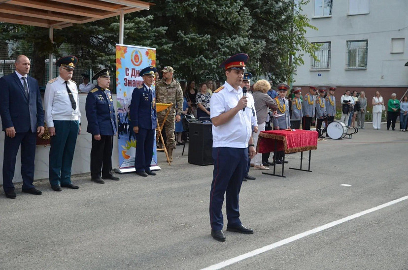 Следователь пожелал саратовским кадетам успехов в учебе и новых начинаний