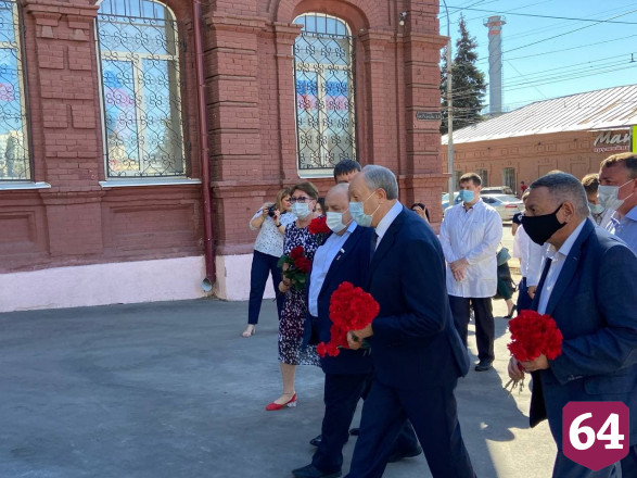 Губернатор поблагодарил молодых врачей за смелость 