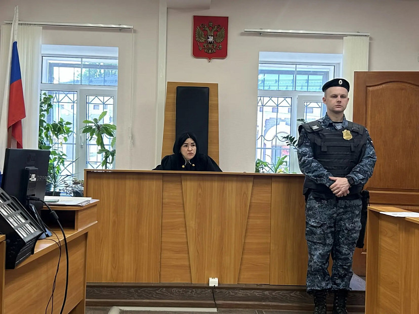 Суд продлил домашний арест экс-замглаве Ленинского района Илье Боркуну