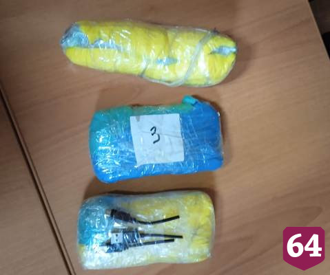 В саратовскую колонию пытались перебросить телефоны и наушники