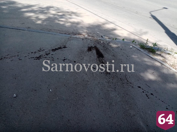 В Саратове водитель бросил на дороге сбитого подростка на питбайке