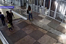 Девушка в парике обворовала пенсионерку на саратовском рынке