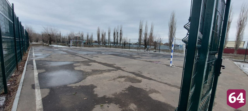 После падения футбольных ворот 10-летняя девочка скончалась в больнице 
