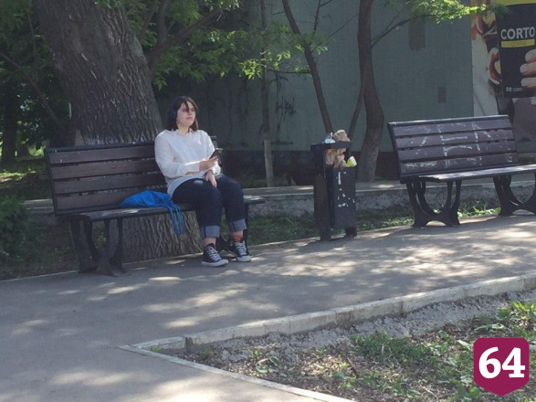 В Саратове нарушители самоизоляции облюбовали аллею Героя Романова
