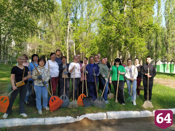 В Саратове на субботник вышли 10 тысяч человек