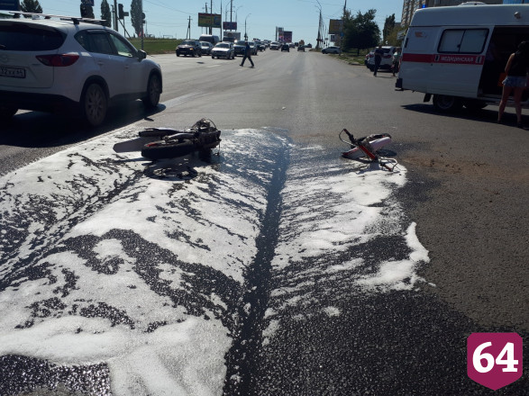 Мотоцикл разорвало на части после ДТП с иномаркой в Юбилейном