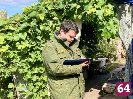 Внука отправили в психбольницу за смерть деда от удара мотыгой