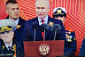 На трибуне с Владимиром Путиным находится Герой России из Саратовской области Людмила Болилая