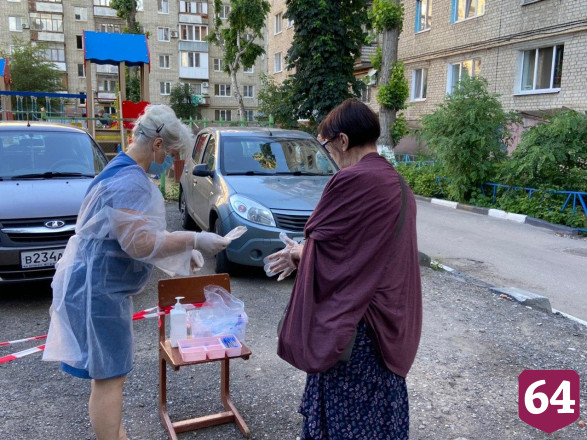Саратовцы отметили удобство голосования на свежем воздухе 