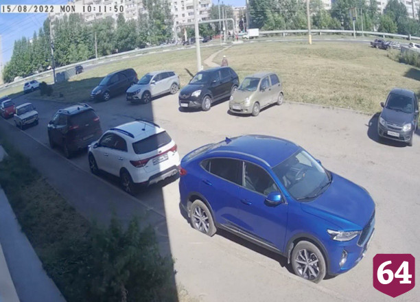 Наезд на школьницу под Саратовом попал на видео