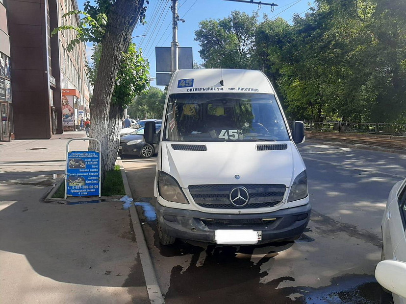 В Саратове травмировалась пассажирка автобуса