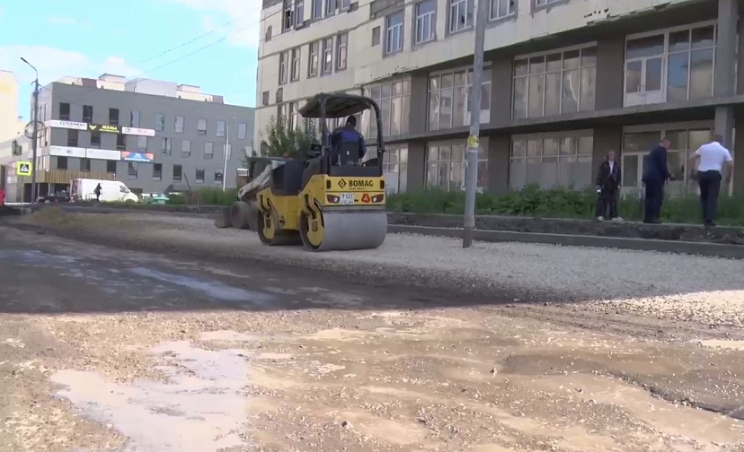 Дорожники приступили к ремонту въезда в микрорайон Авиатор