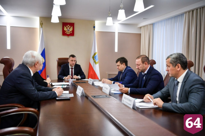 Губернатор потребовал перестроить работу по уборке снега 