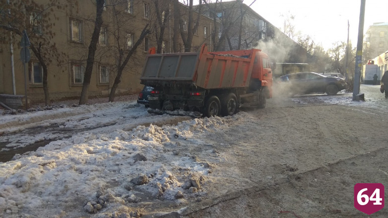 Саратовец рассказал о транспортном коллапсе из-за коммунальной аварии
