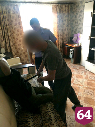 Под Энгельсом 22-летний сын напал с ножом на родителей