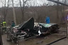 В Саратове автомобиль разорвало при ударе о столб