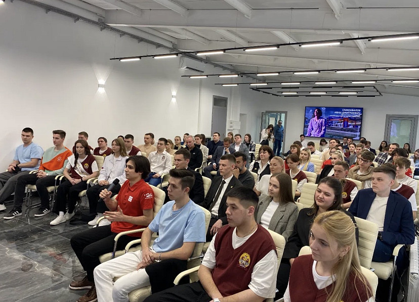Чиновница оценила высокий интеллект саратовской молодежи 
