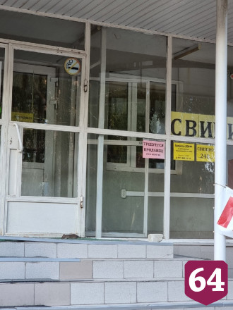 Саратовцев рассмешила крыса у дверей магазина