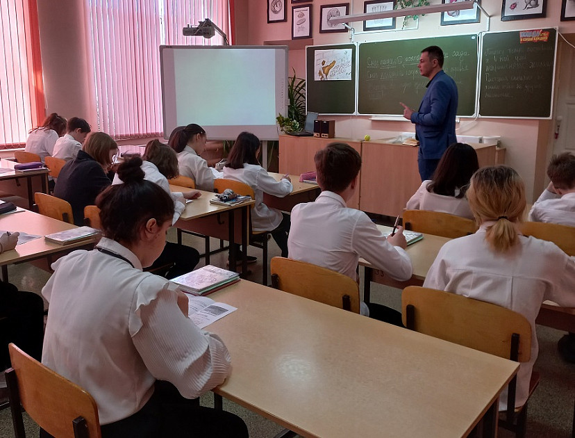Лучшие учителя Саратовской области дали открытые уроки