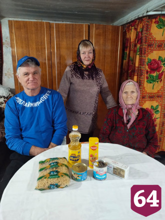 Саратовские бабушки испекли пирожки ко Дню инвалидов